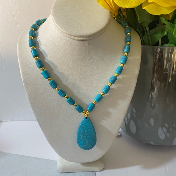 Chunky Statement Necklace - Picture 6 of 8